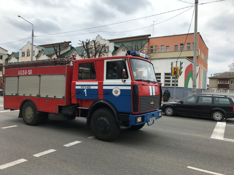 В Рогачеве проверили, пропускают ли пожарную машину водители и пешеходы