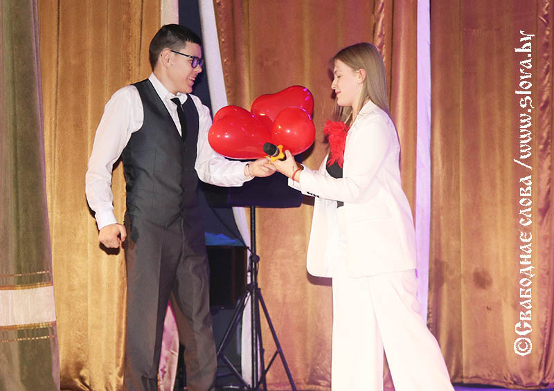 ФОТОРЕПОРТАЖ  с праздничного концерта, посвященного Дню женщин!