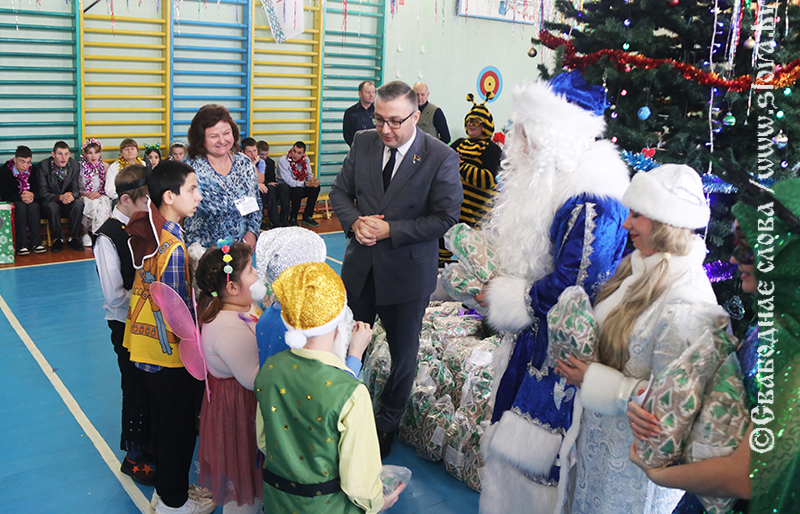 В Городце зажглась «Елочка желаний»
