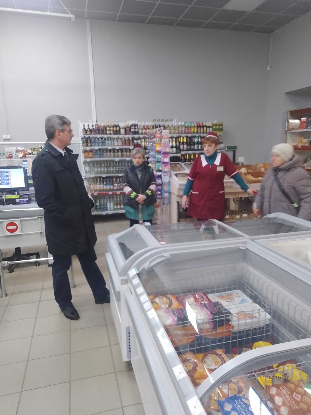 Депутат Куденьчук Н.Н. провел плановый мониторинг цен в магазинах "Евроопт" и "Родный кут" в г. Рогачёве