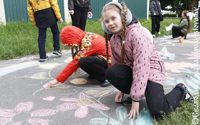 «Солнце в ладонях» согрело детвору радостью и весельем