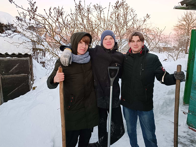 В Рогачевском районном комитете общественной организации «Белорусский республиканский союз молодежи» действует горячая телефонная линия для одиноких граждан, ветеранов Великой отечественной войны, пожилых одиноко живущих инвалидов