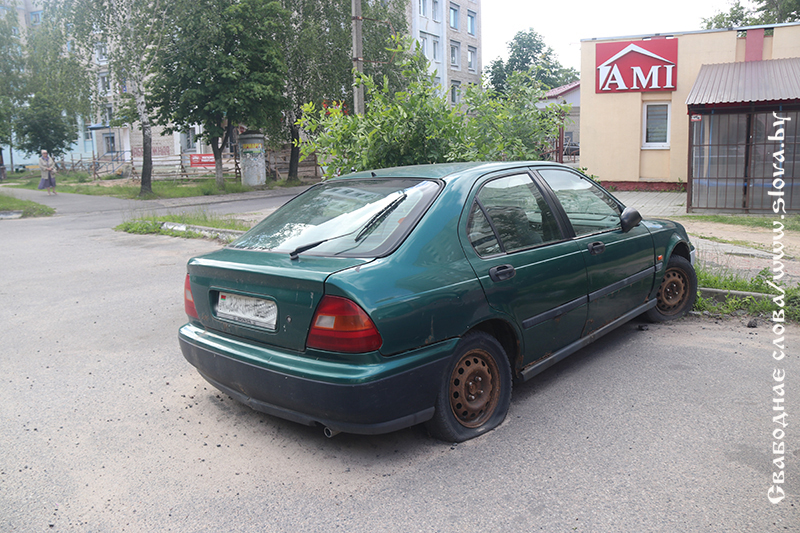 Какая судьба брошенных  во дворе авто?