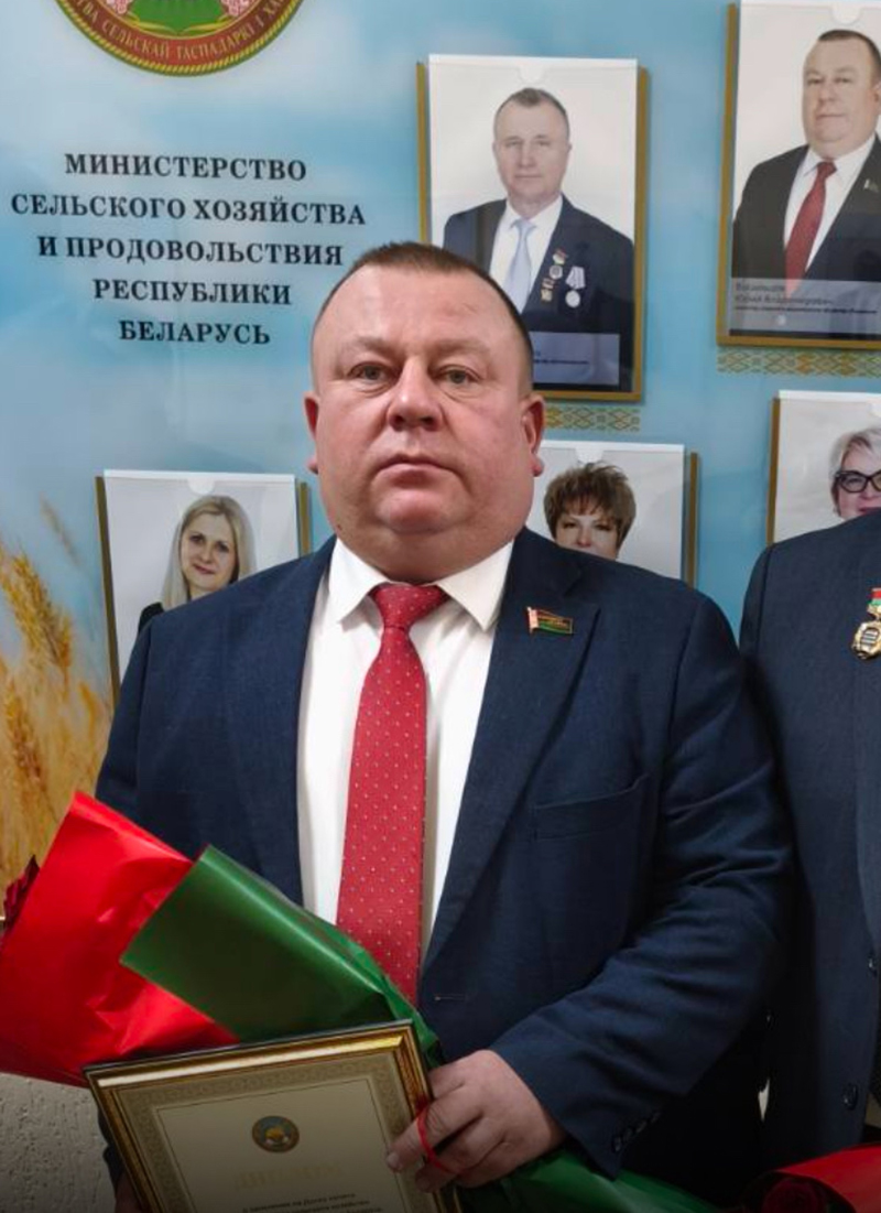 Заслуженно!  Когда слово «директор» звучит гордо
