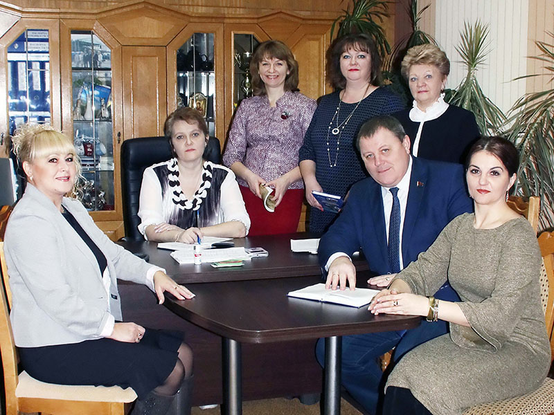 Рогачёвский отдел образования:  век позади. Начат новый отсчёт