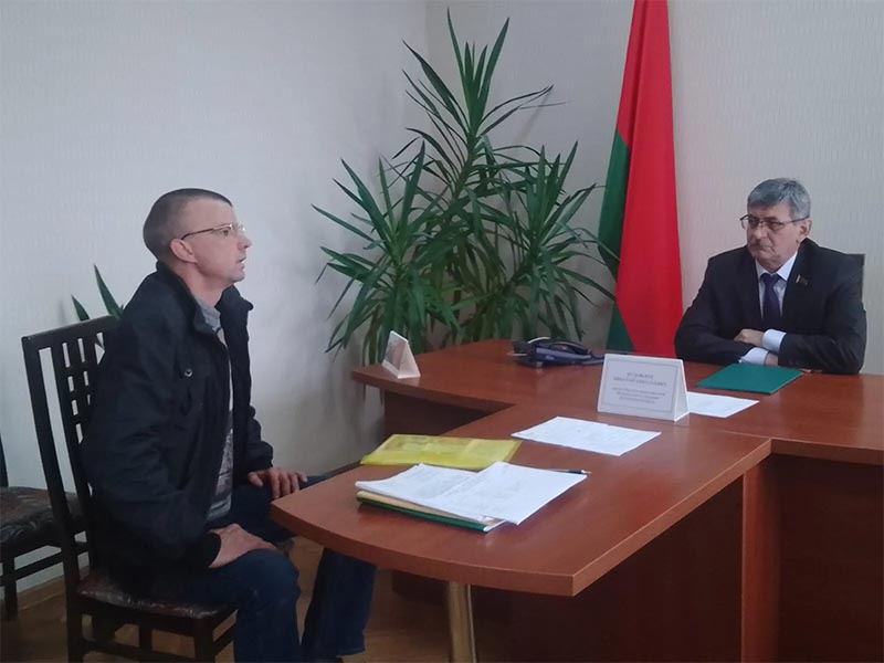 Николай Куденьчук провел прямую телефонную линию и прием граждан