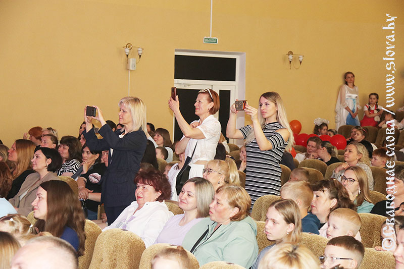 Праздник детства, творчества и улыбок: в городском Доме культуры отметили День защиты детей