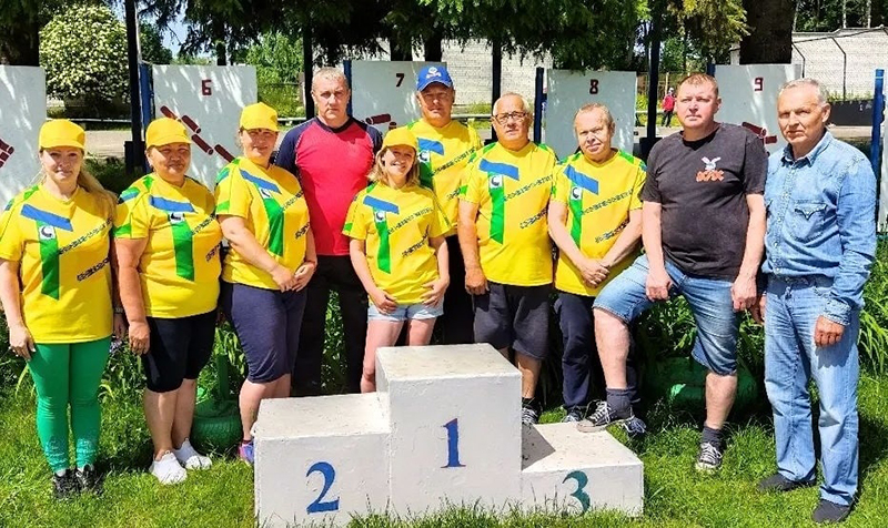 Рогачевские городошники играют и выигрывают