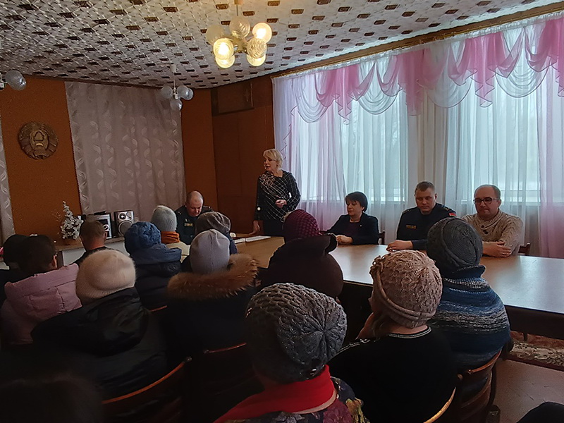 С беседой о безопасности сквозь все слои населения