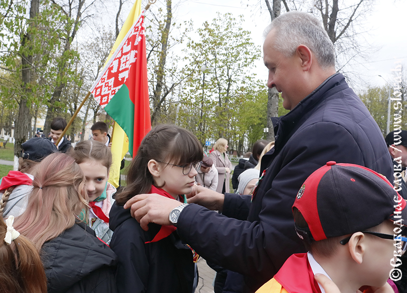 В полку октябрят, пионеров и членов БРСМ прибыло