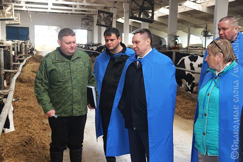 Министр сельского хозяйства и продовольствия Юрий Горлов проинспектировал работу сельхозпредприятий Рогачевского района