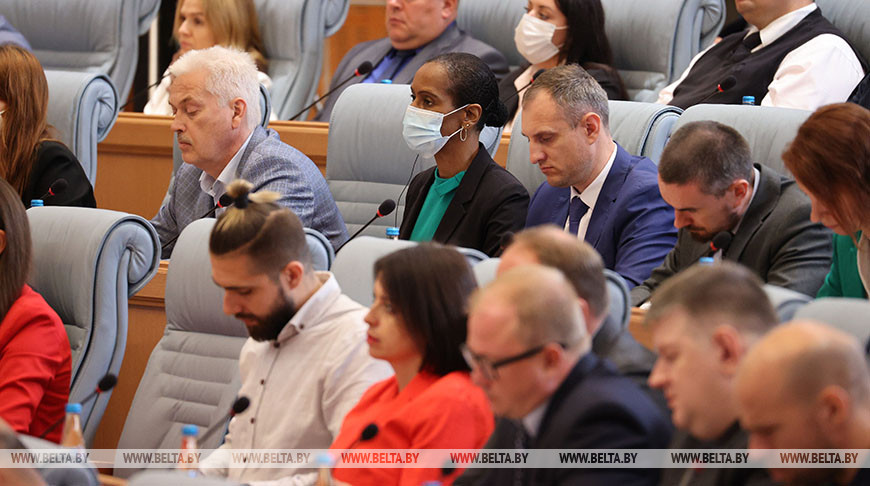 Руководство Украины неправильно ведет себя по отношению к белорусам - украинский участник "Большого разговора с Президентом"
