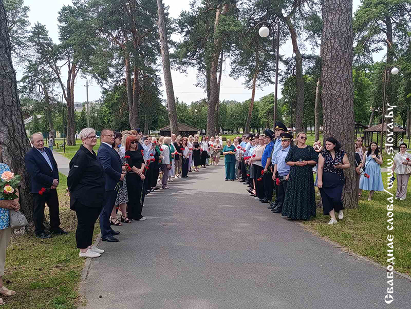 85 лет памяти: возложение цветов и минута молчания