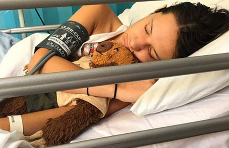 Девушка переболела энцефалитом и потеряла память