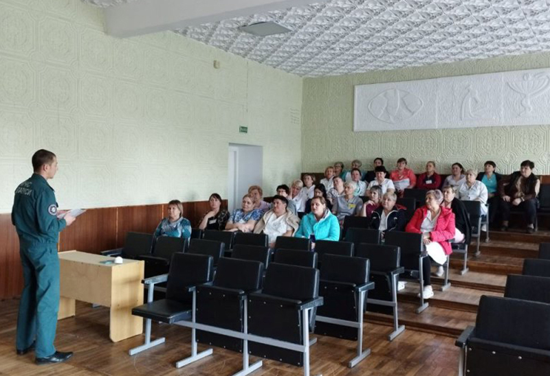 Как рогачевские спасатели обучают население