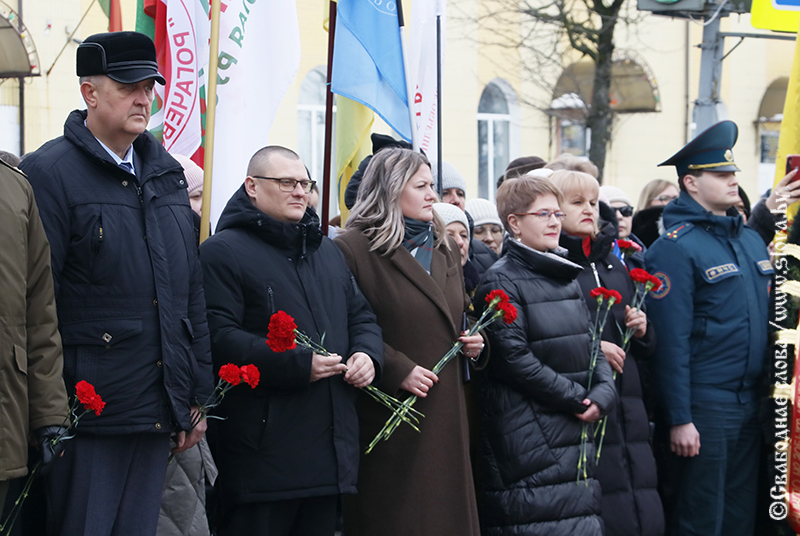 82 года свободы: Рогачев склоняет голову перед подвигом героев