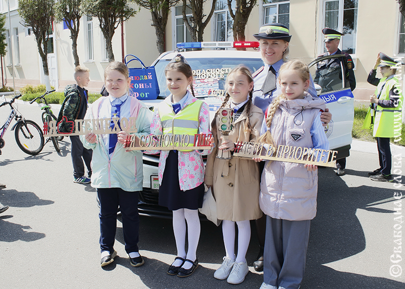 Год белорусской женщины. Она может! Между долгом и домом