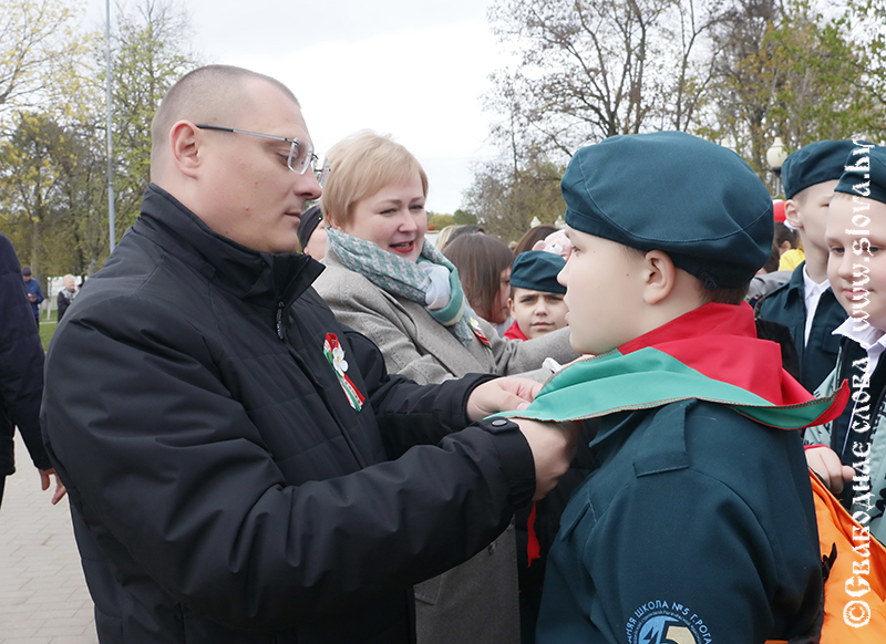 В полку октябрят, пионеров и членов БРСМ прибыло