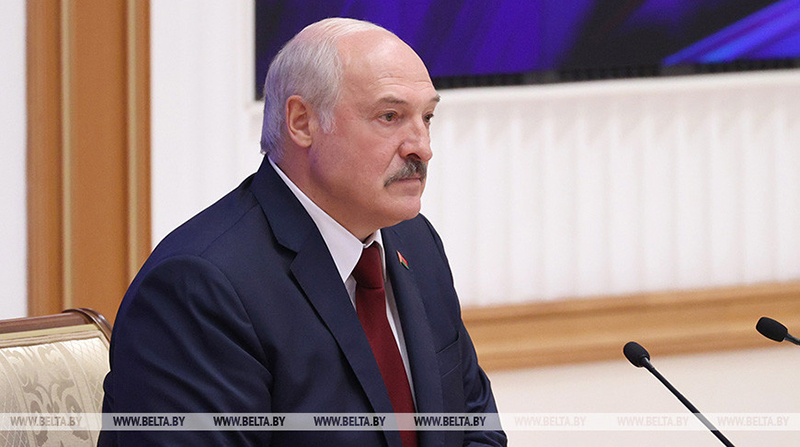 "В случае опасности развязывания новой мировой войны" - Лукашенко о возможности размещения в Беларуси российских войск