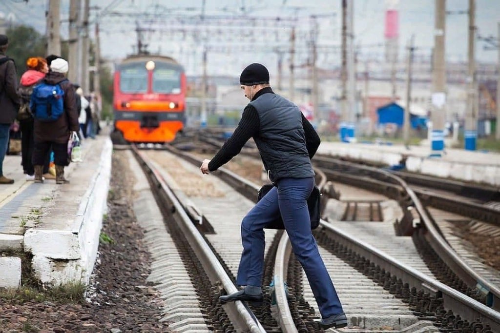 Рогачевский РОВД: «Не ходите по железнодорожным путям!»