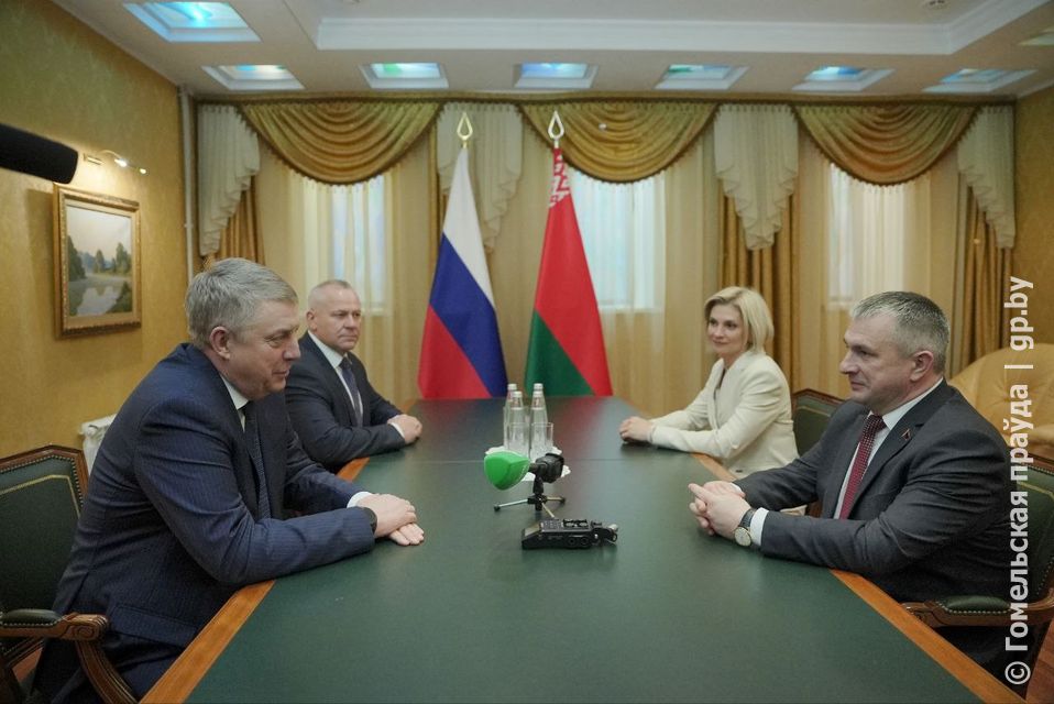 Не просто друзья, а братья-славяне: председатель Гомельского облисполкома Иван Крупко встретился с губернатором Брянской области Александром Богомазом