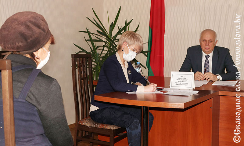 Заместитель премьер-министра Анатолий Сивак провел прием в Рогачеве