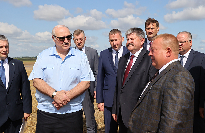Лукашенко: у нас есть все для того, чтобы нормально жить, а чего нет - купим