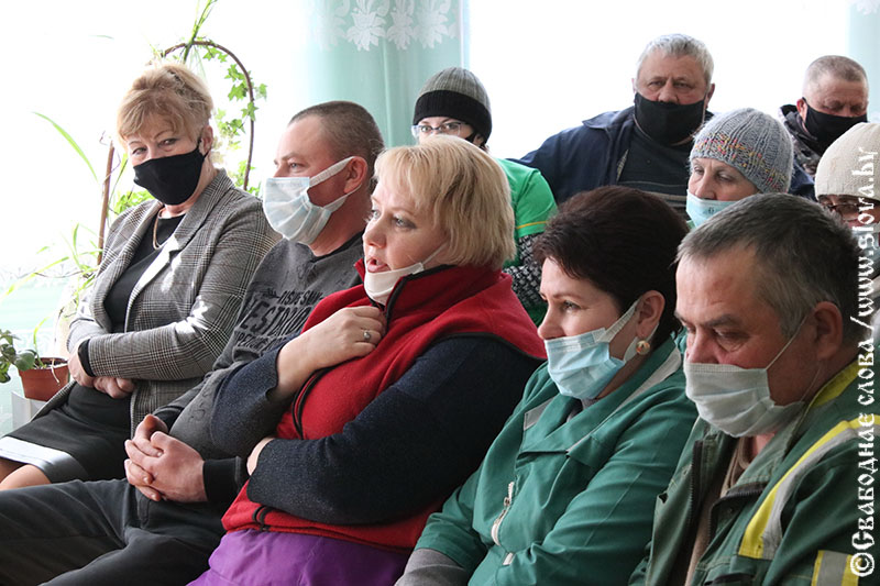 В формате диалога. Председатель Рогачевского райисполкома встретился с птицеводами