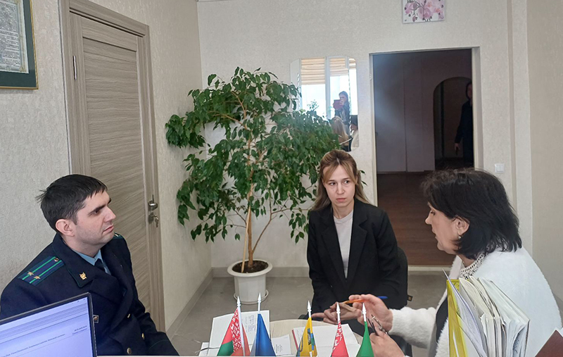 Республиканский профсоюзный прием и День правовой культуры прошли в Рогачеве