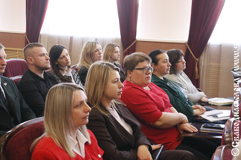 Говорите правду! Глава Белстата Инна Медведева пообщалась с аграриями Рогачевщины