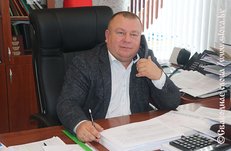 29 мая 2025 года прямую линию и прием граждан проведет  член Совета Республики Национального собрания Республики Беларусь, директор ОАО «Тихиничи» Васильцов Юрий Владимирович