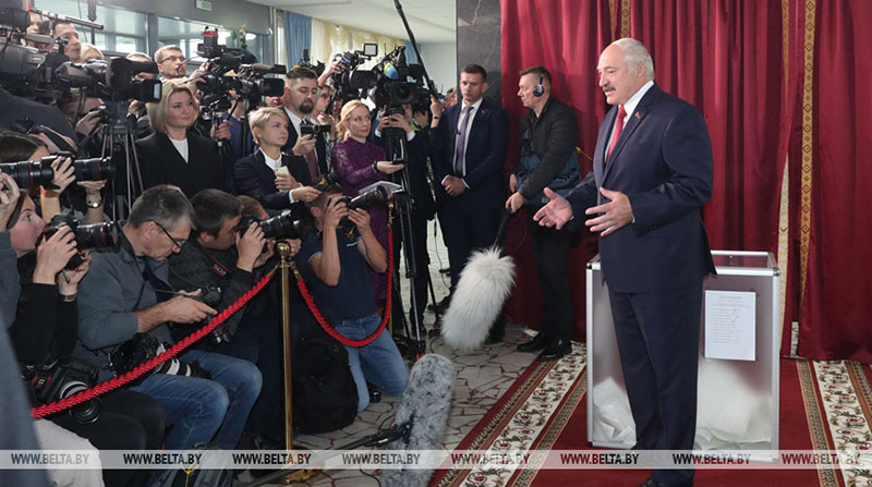 Лукашенко: я не подпишу ни один документ с Россией, если он будет противоречить нашей Конституции