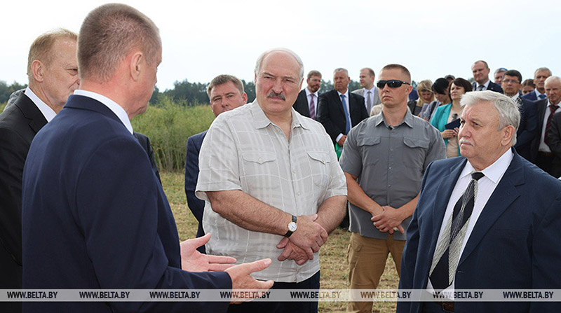 "Есть что-то новое - завтра мы там будем". Лукашенко рассказал, как выбирает маршруты своих поездок