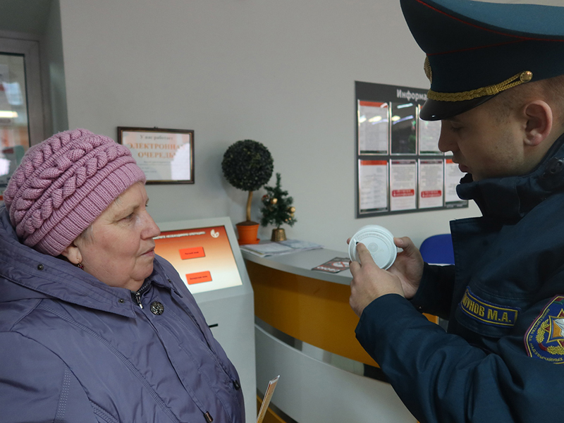 Рогачевские спасатели: «Год новый – правила безопасности прежние!»