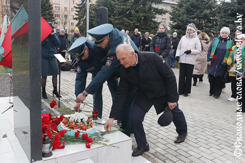 Непокоренные духом: Рогачев чтит память узников нацистских концлагерей