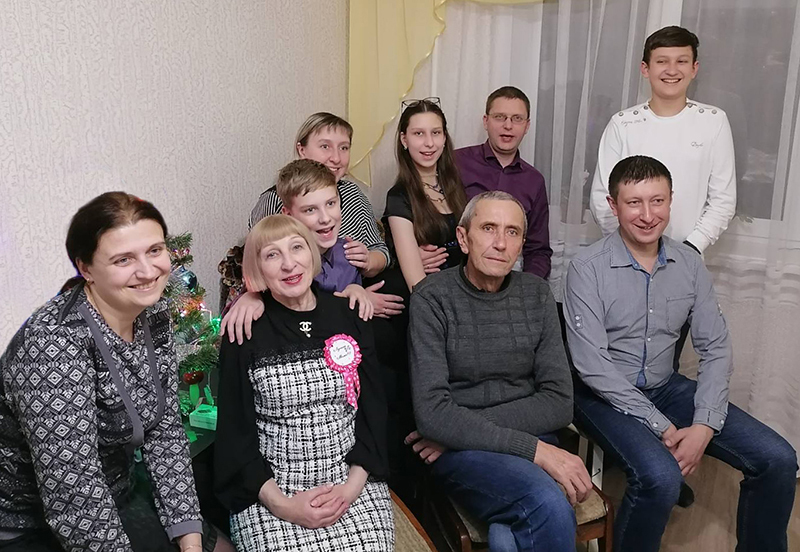 Семейные ценности. Быть опорой друг друга и страны
