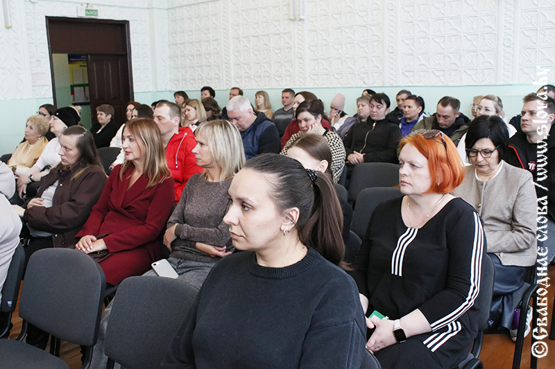 Воспитание в семье или школа справится?