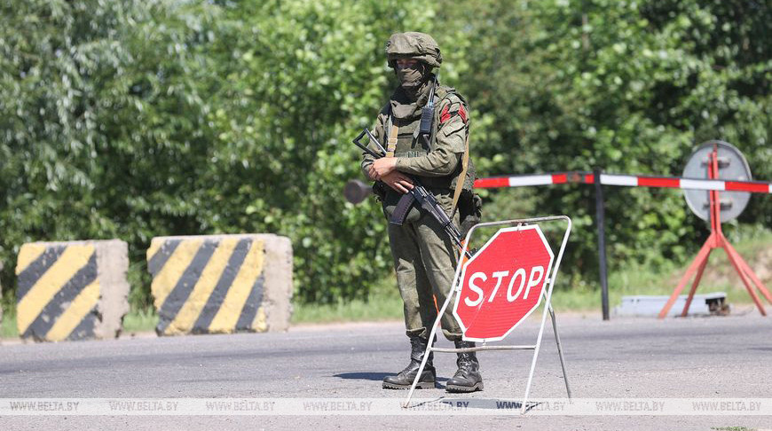 Министр обороны Беларуси заявил о высокой вероятности вооруженных провокаций со стороны Украины