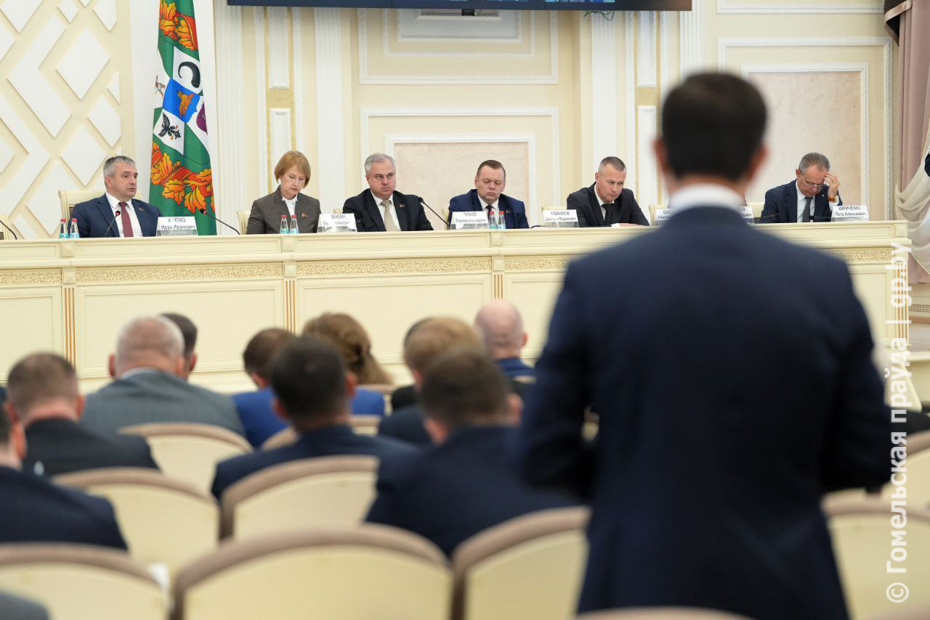 Заинтересовать и дать второй шанс: на заседании облисполкома обсудили вопрос кадрового обеспечения государственных организаций на Гомельщине