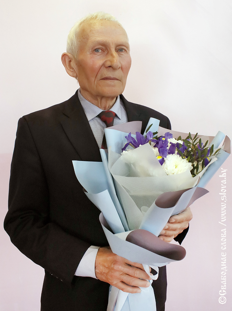 Сердце отдано школе: 75 лет исполнилось педагогу Старосельской средней школы Михаилу Даниловичу Шаповалову