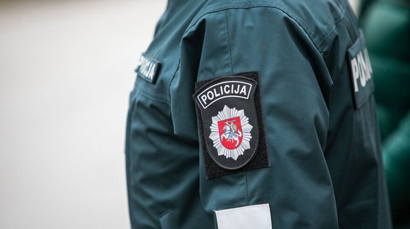 Полиция Литвы расследует факт осквернения госсимволики Беларуси у посольства страны