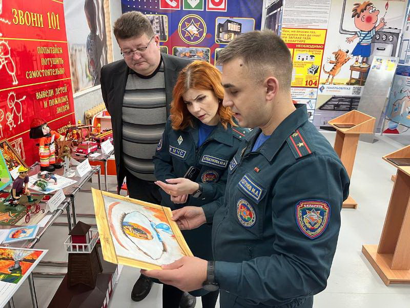 Подведены итоги смотра-конкурса детского творчества «Спасатели глазами детей»