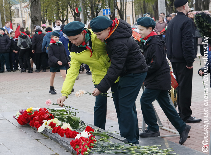 В полку октябрят, пионеров и членов БРСМ прибыло